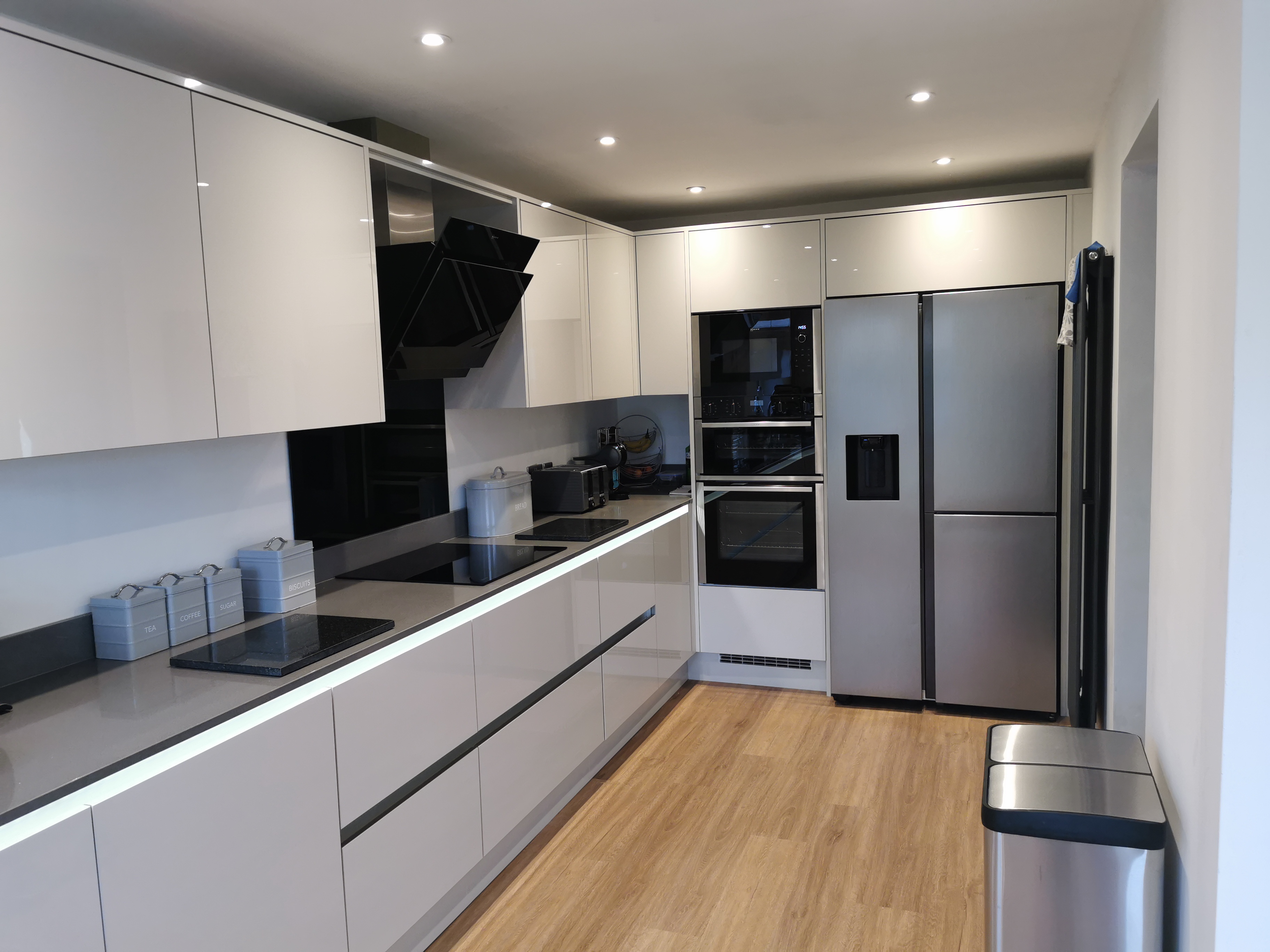 Modern White Gloss Kitchen